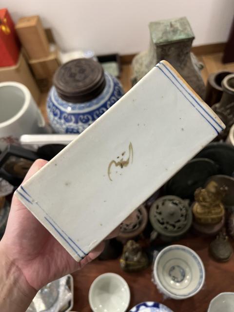 古玩陶瓷民國青花彩繪鴛鴦荷花紋手枕拍賣,當(dāng)前價(jià)格199元