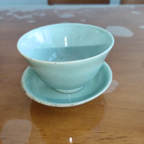 古玩陶瓷實物鑒定，清中期，豆青釉壓手杯，碟拍賣，當前價格699元