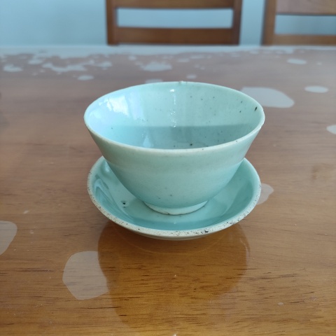 古玩陶瓷實物鑒定，清中期，豆青釉壓手杯，碟拍賣，當前價格699元