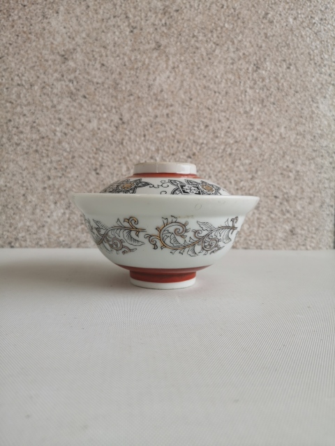 古玩陶瓷花卉紋蓋碗拍賣,當(dāng)前價(jià)格298元