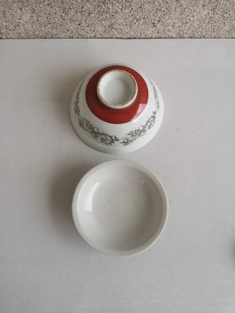 古玩陶瓷花卉紋蓋碗拍賣,當(dāng)前價(jià)格298元