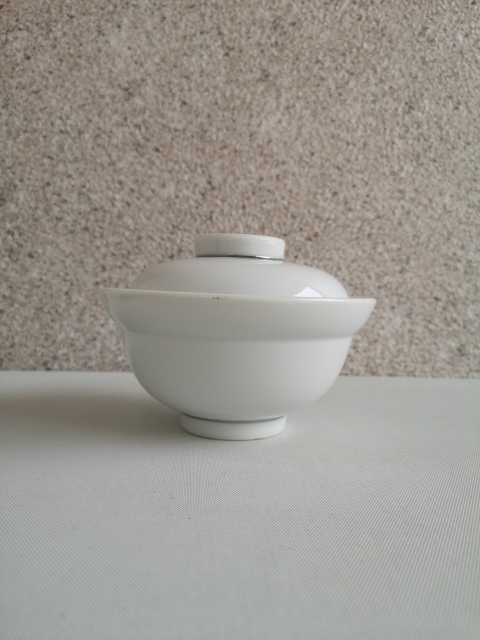 古玩陶瓷花卉紋蓋碗拍賣,當(dāng)前價(jià)格260元