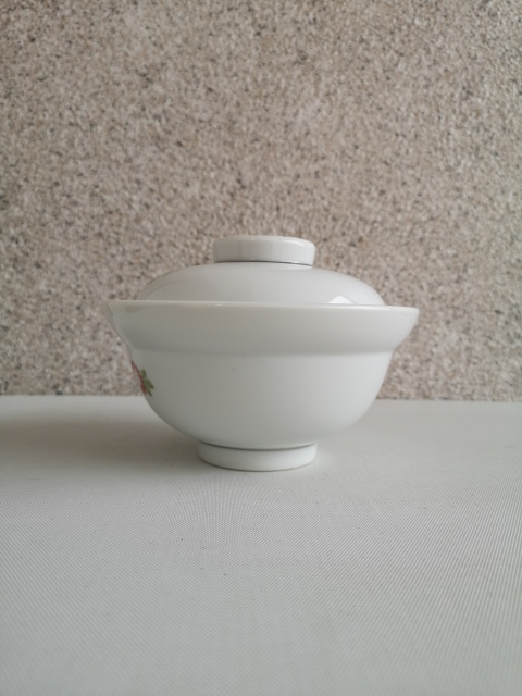 古玩陶瓷花卉紋蓋碗拍賣,當(dāng)前價(jià)格260元