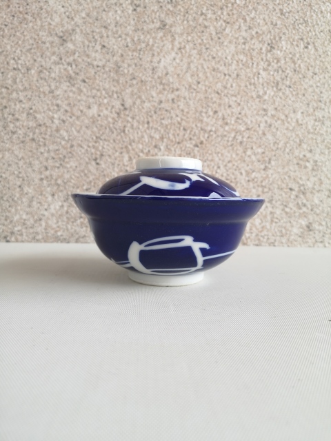 古玩陶瓷藍(lán)地留白蓋碗拍賣,當(dāng)前價格298元