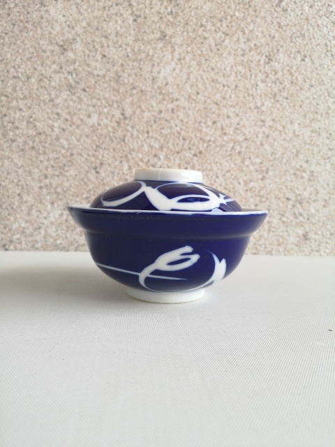 古玩陶瓷藍(lán)地留白蓋碗拍賣,當(dāng)前價格298元