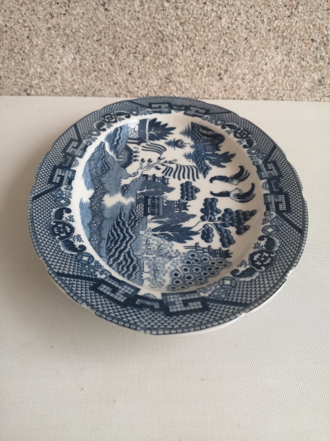 古玩陶瓷樓臺亭閣山水紋青花盤拍賣，當前價格480元