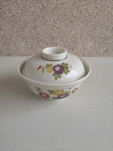 古玩陶瓷花卉紋蓋碗拍賣,當(dāng)前價(jià)格260元