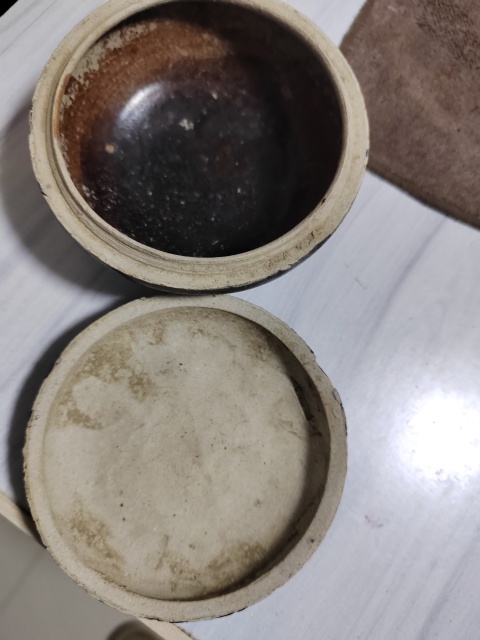 古玩陶瓷宋代吉州窯醬釉印花粉盒拍賣,當前價格3999元