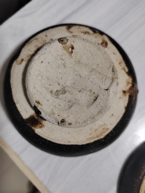 古玩陶瓷宋代吉州窯醬釉印花粉盒拍賣,當前價格3999元
