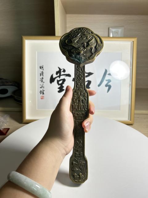 古玩雜項(xiàng)暗八仙紋 銅如意拍賣(mài),當(dāng)前價(jià)格390元
