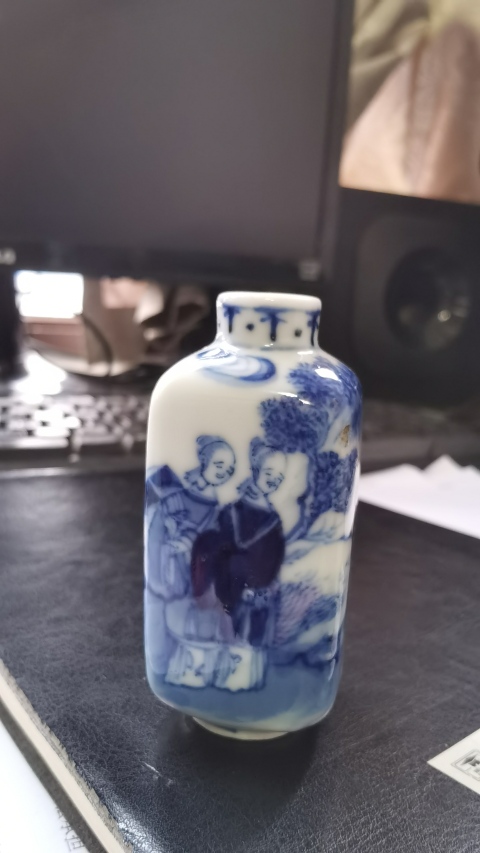 古玩陶瓷青花人物四方鼻煙壺拍賣，當(dāng)前價(jià)格3800元