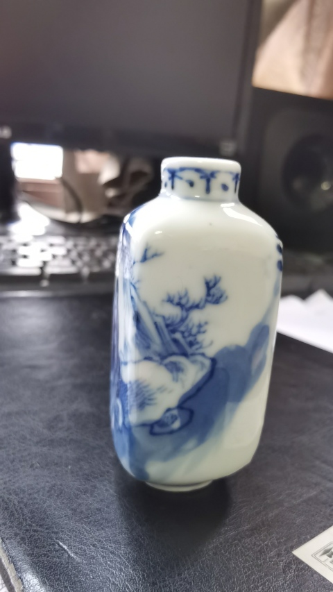 古玩陶瓷青花人物四方鼻煙壺拍賣，當(dāng)前價(jià)格3800元