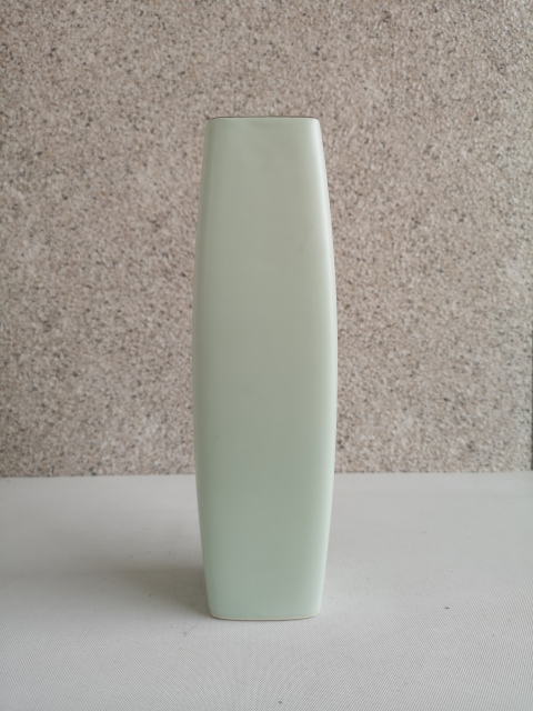 古玩陶瓷梅紋四方筒瓶拍賣，當(dāng)前價(jià)格350元