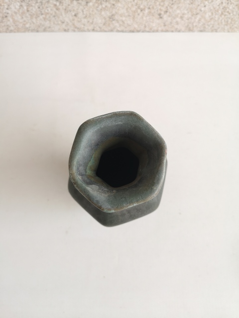 古玩陶瓷鈞釉六方瓶拍賣,當(dāng)前價(jià)格450元