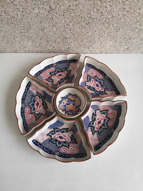 古玩陶瓷花卉紋六攢盤拍賣,當前價格550元