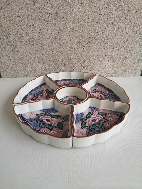 古玩陶瓷花卉紋六攢盤拍賣,當前價格550元