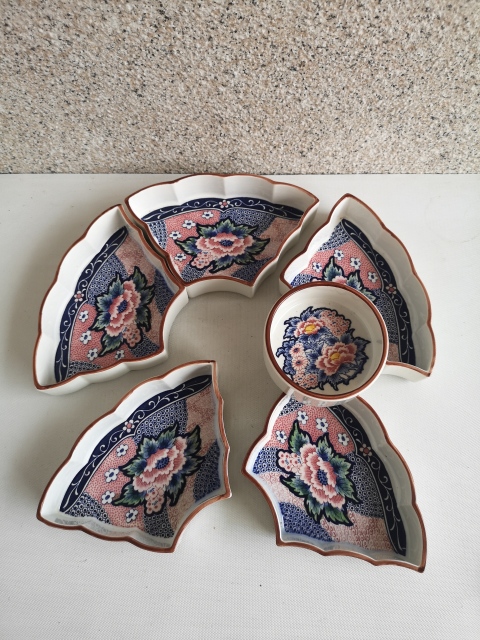 古玩陶瓷花卉紋六攢盤拍賣,當前價格550元