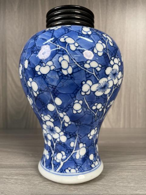 古玩陶瓷清康熙 極品青花冰梅圖梅瓶拍賣，當前價格399元