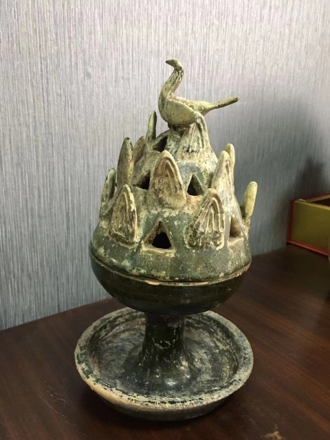古玩陶瓷秦漢·綠釉博山爐拍賣,當前價格99999元