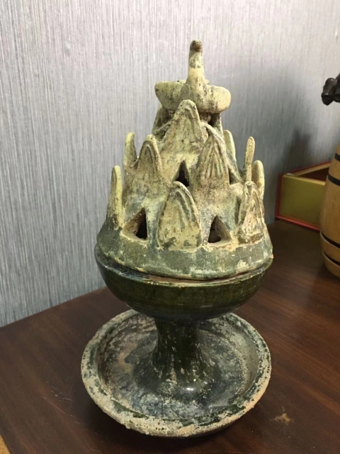 古玩陶瓷秦漢·綠釉博山爐拍賣,當前價格99999元