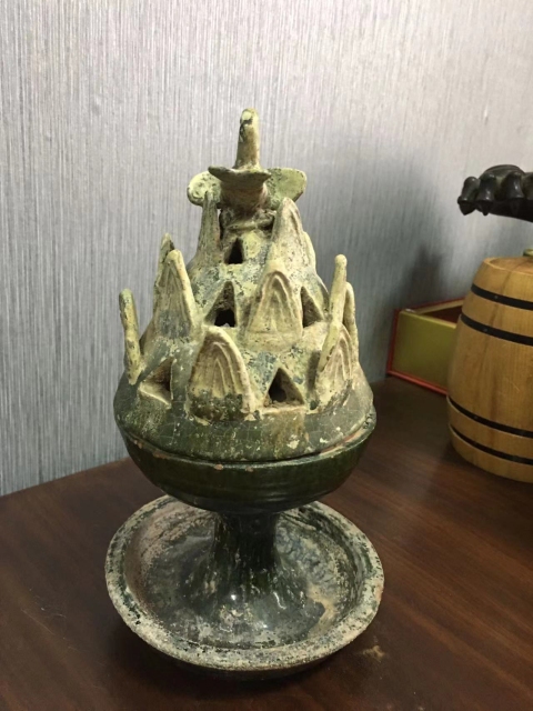 古玩陶瓷秦漢·綠釉博山爐拍賣,當前價格99999元