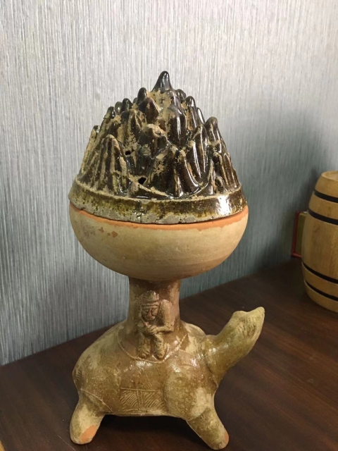古玩陶瓷秦·龜熏拍賣，當前價格99999元