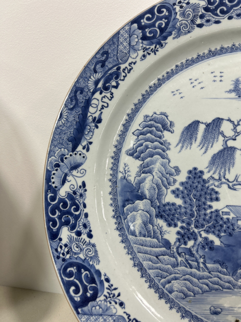 古玩陶瓷青花亭臺樓閣山水人物紋大盤拍賣，當前價格18000元