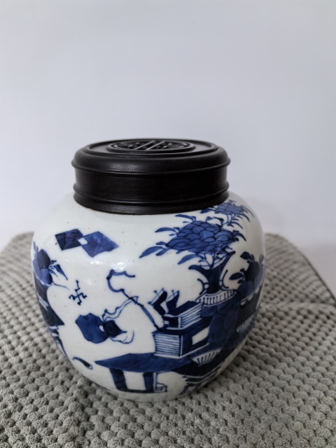 古玩陶瓷清晚期青花博古清供圖蓋罐拍賣,當前價格3500元