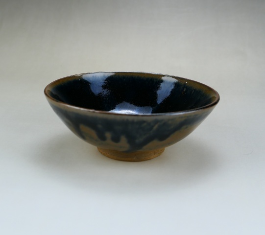 古玩陶瓷明.窯變黑釉斗笠碗拍賣,當前價格800元