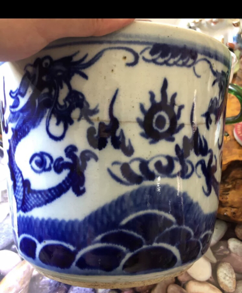 古玩陶瓷青花趕珠龍紋筒式爐拍賣,當前價格888元