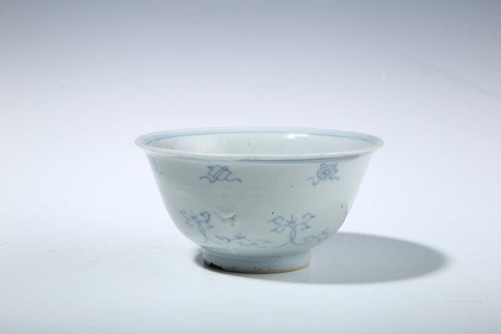 古玩陶瓷青花蓮托雜寶紋碗拍賣,當前價格980元
