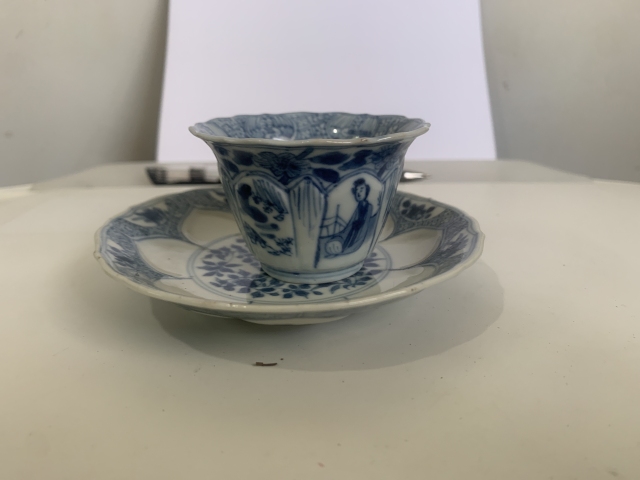 古玩陶瓷康熙青花侍女花卉盤拍賣，當(dāng)前價(jià)格2500元