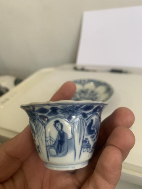 古玩陶瓷康熙青花侍女花卉盤拍賣，當(dāng)前價(jià)格2500元