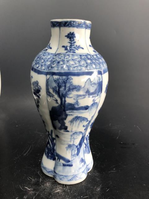 古玩陶瓷清早期雍正青花山水樓閣紋瓶拍賣,當前價格16000元