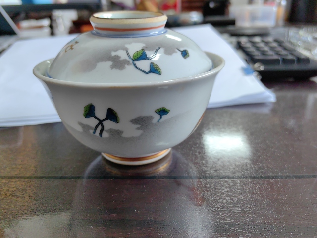 古玩陶瓷日本大正彩繪佛教題材蓋碗拍賣(mài),當(dāng)前價(jià)格10000元