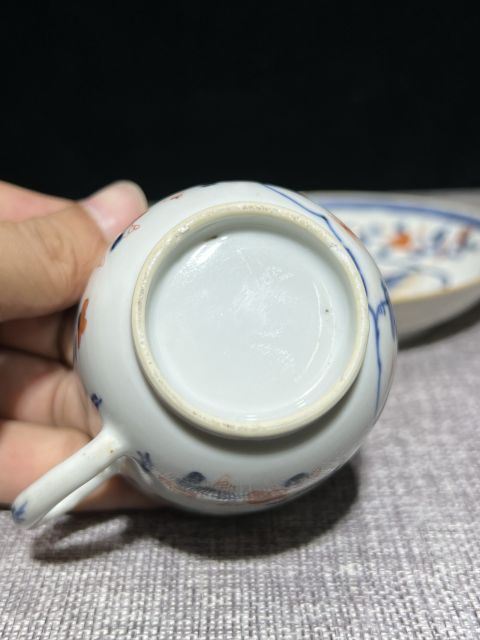 古玩陶瓷【康熙 “雞缸杯”這個(gè)可以有!】青花礬紅描金花卉斗雞圖杯碟拍賣,當(dāng)前價(jià)格1988元