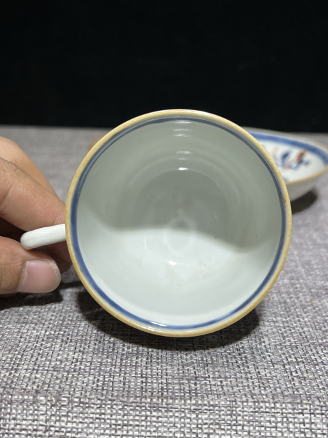 古玩陶瓷【康熙 “雞缸杯”這個(gè)可以有!】青花礬紅描金花卉斗雞圖杯碟拍賣,當(dāng)前價(jià)格1988元