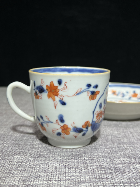 古玩陶瓷【康熙 “雞缸杯”這個(gè)可以有!】青花礬紅描金花卉斗雞圖杯碟拍賣,當(dāng)前價(jià)格1988元