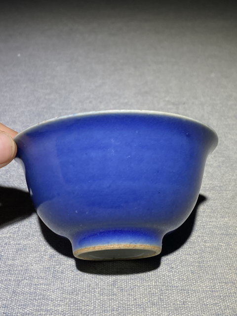 古玩陶瓷放漏,明未清早期霽藍(lán)釉茶圓拍賣,當(dāng)前價(jià)格4300元