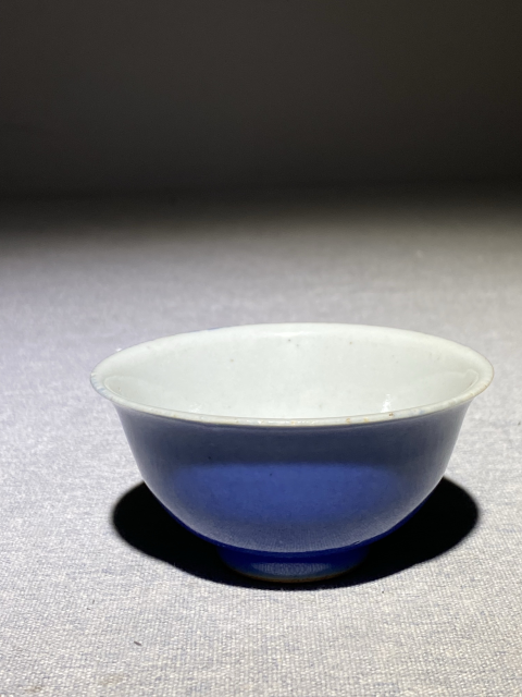 古玩陶瓷放漏,明未清早期霽藍(lán)釉茶圓拍賣,當(dāng)前價(jià)格4300元