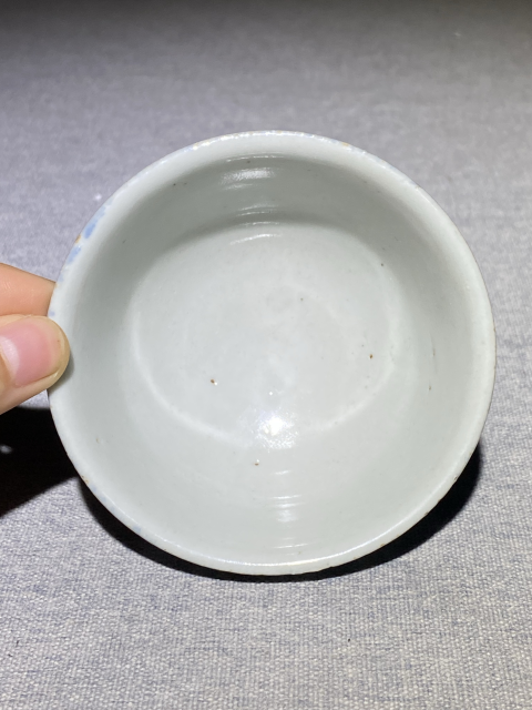 古玩陶瓷放漏,明未清早期霽藍(lán)釉茶圓拍賣,當(dāng)前價(jià)格4300元