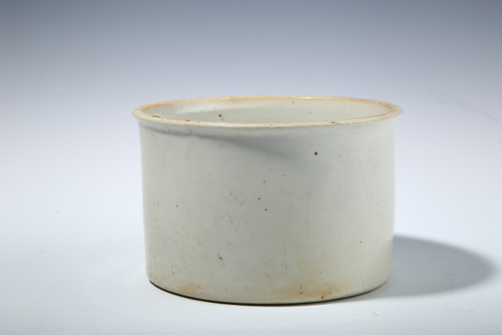 古玩陶瓷白釉香爐拍賣,當(dāng)前價(jià)格2600元