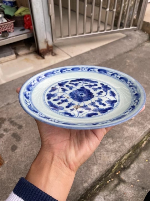 古玩陶瓷青花纏枝花卉紋盤拍賣，當前價格388元