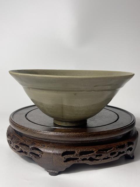 古玩陶瓷耀州窯青釉折沿碗拍賣,當(dāng)前價格2280元