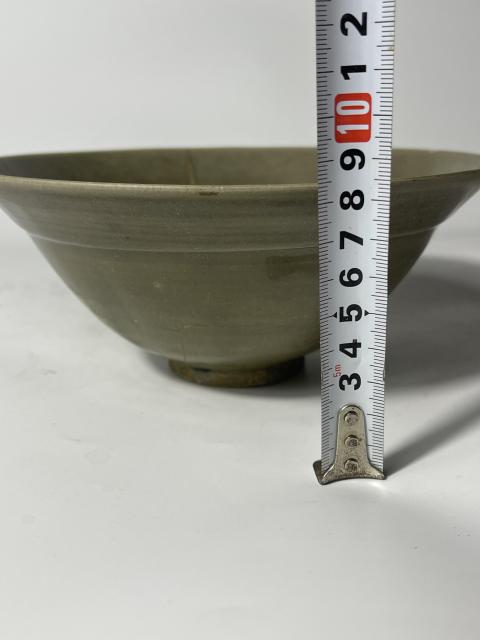 古玩陶瓷耀州窯青釉折沿碗拍賣,當(dāng)前價格2280元