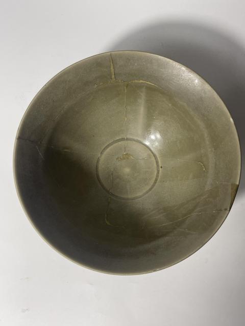 古玩陶瓷耀州窯青釉折沿碗拍賣,當(dāng)前價格2280元