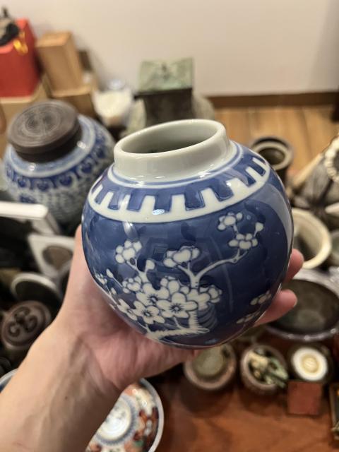 古玩陶瓷青花留白冰梅紋蓋罐拍賣，當前價格199元