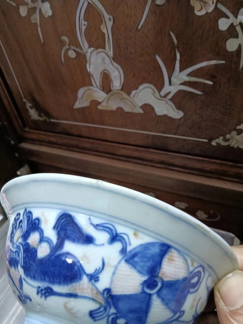 古玩陶瓷青花釉里紅獅子滾繡球紋折沿碗（已保真拍賣(mài)，當(dāng)前價(jià)格8888元