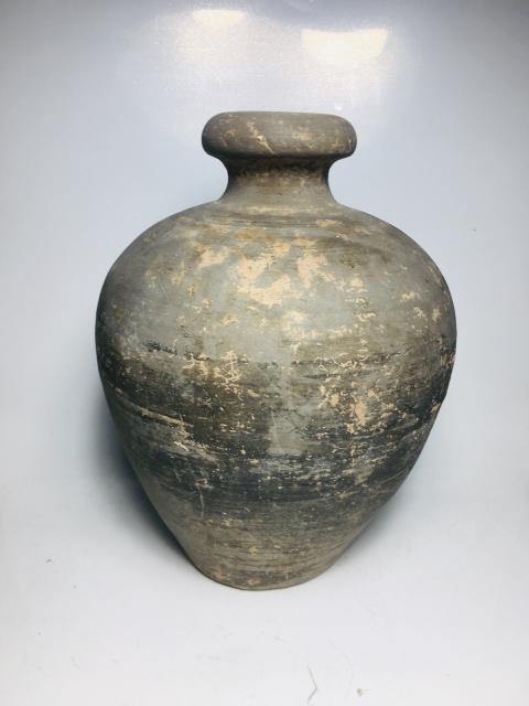 古玩陶瓷黑陶梅瓶拍賣，當(dāng)前價(jià)格888元