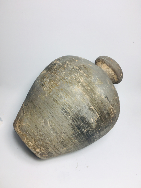 古玩陶瓷黑陶梅瓶拍賣，當(dāng)前價(jià)格888元